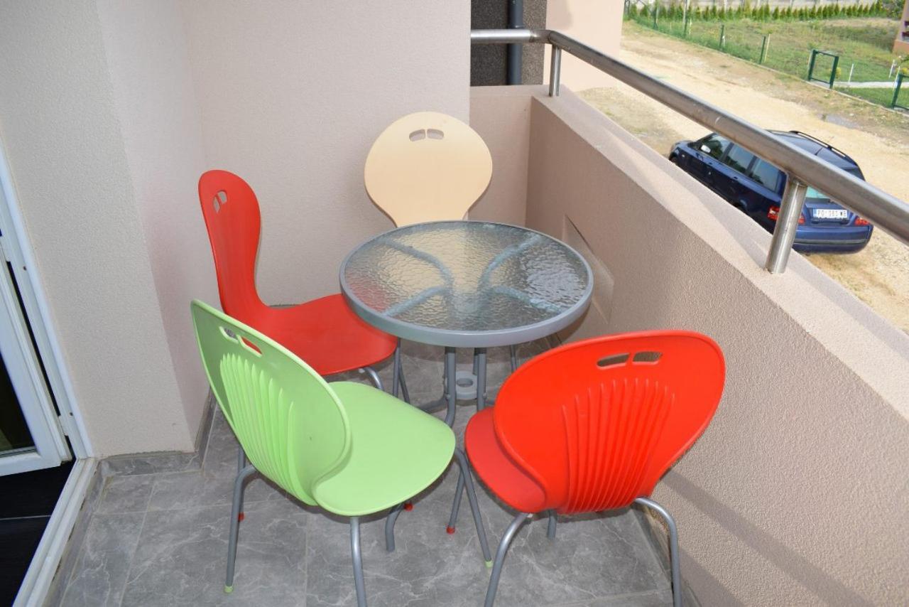 Srebrna Nit Apartment Veliko Gradiste Exterior photo